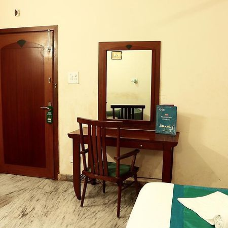 Oyo 1224 New Alipore كولكاتا المظهر الخارجي الصورة