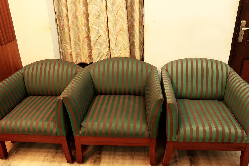 Oyo 1224 New Alipore كولكاتا المظهر الخارجي الصورة